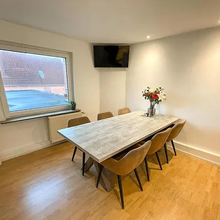Modern Voor 6 Personen - 44-5 *