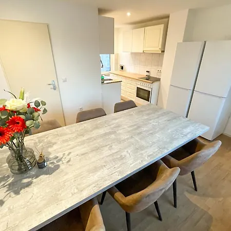 Modern Voor 6 Personen - 44-5 Weener